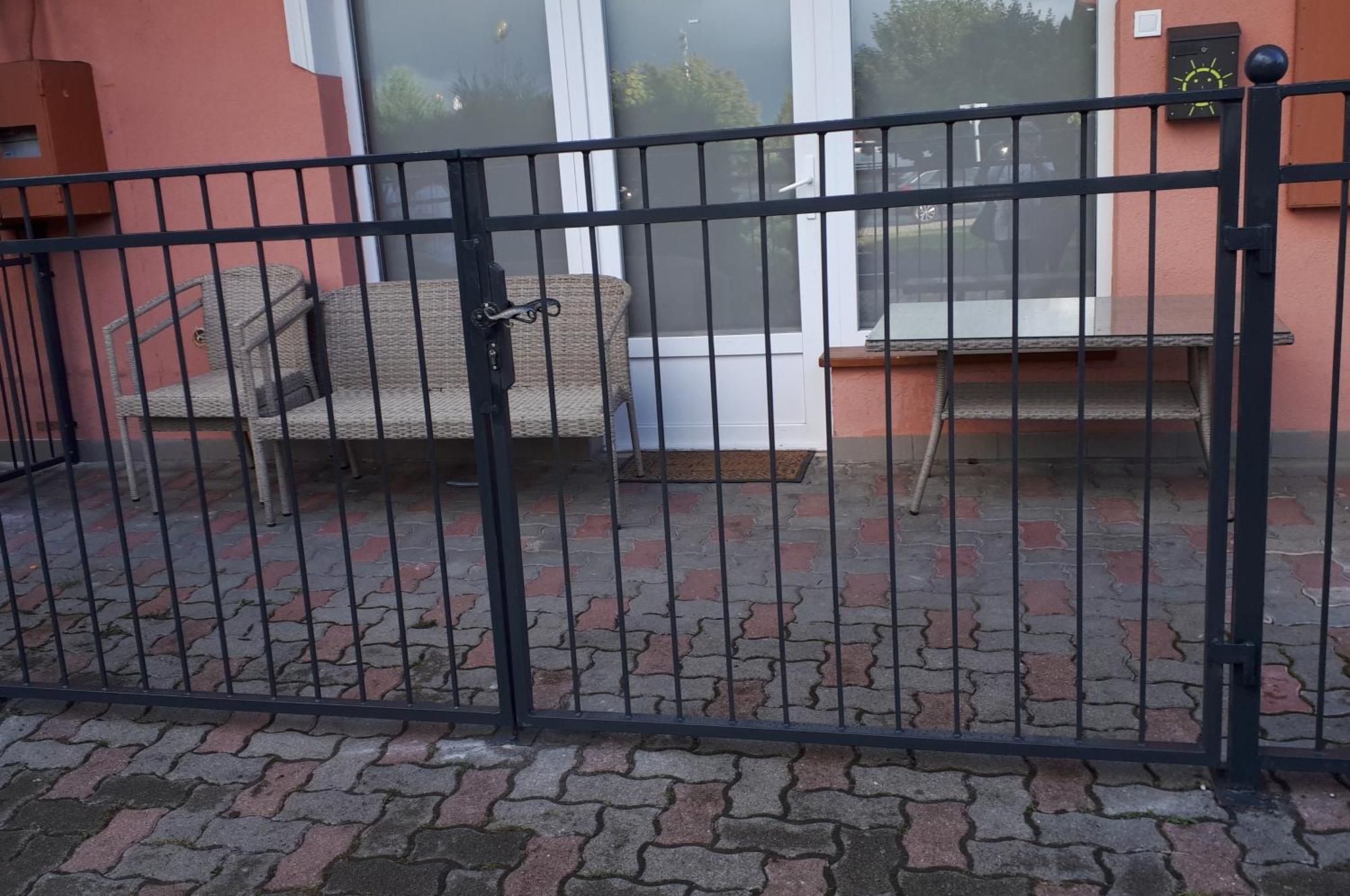 Kertvarosi Apartman Tiszaujvaros Exterior photo