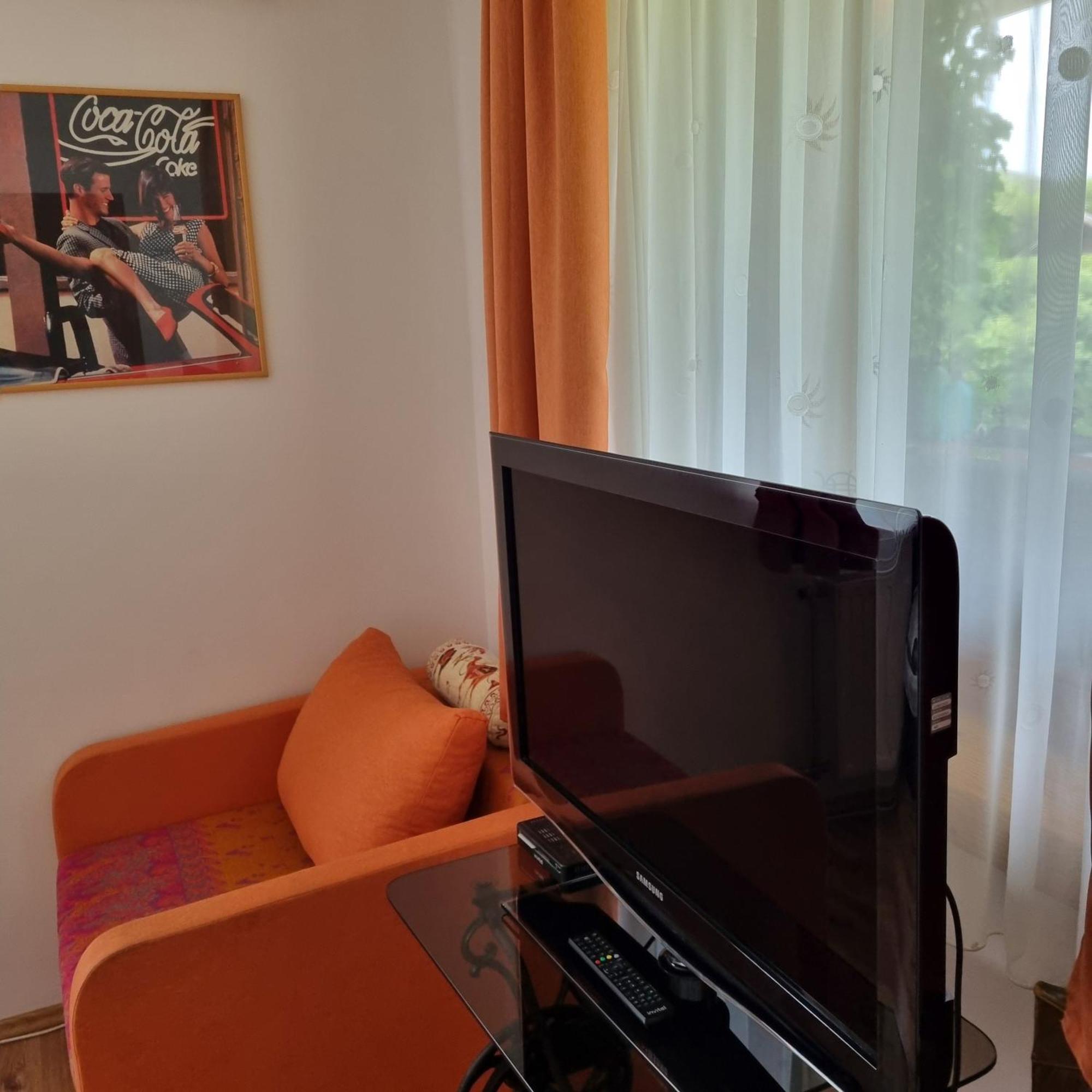 Kertvarosi Apartman Tiszaujvaros Exterior photo