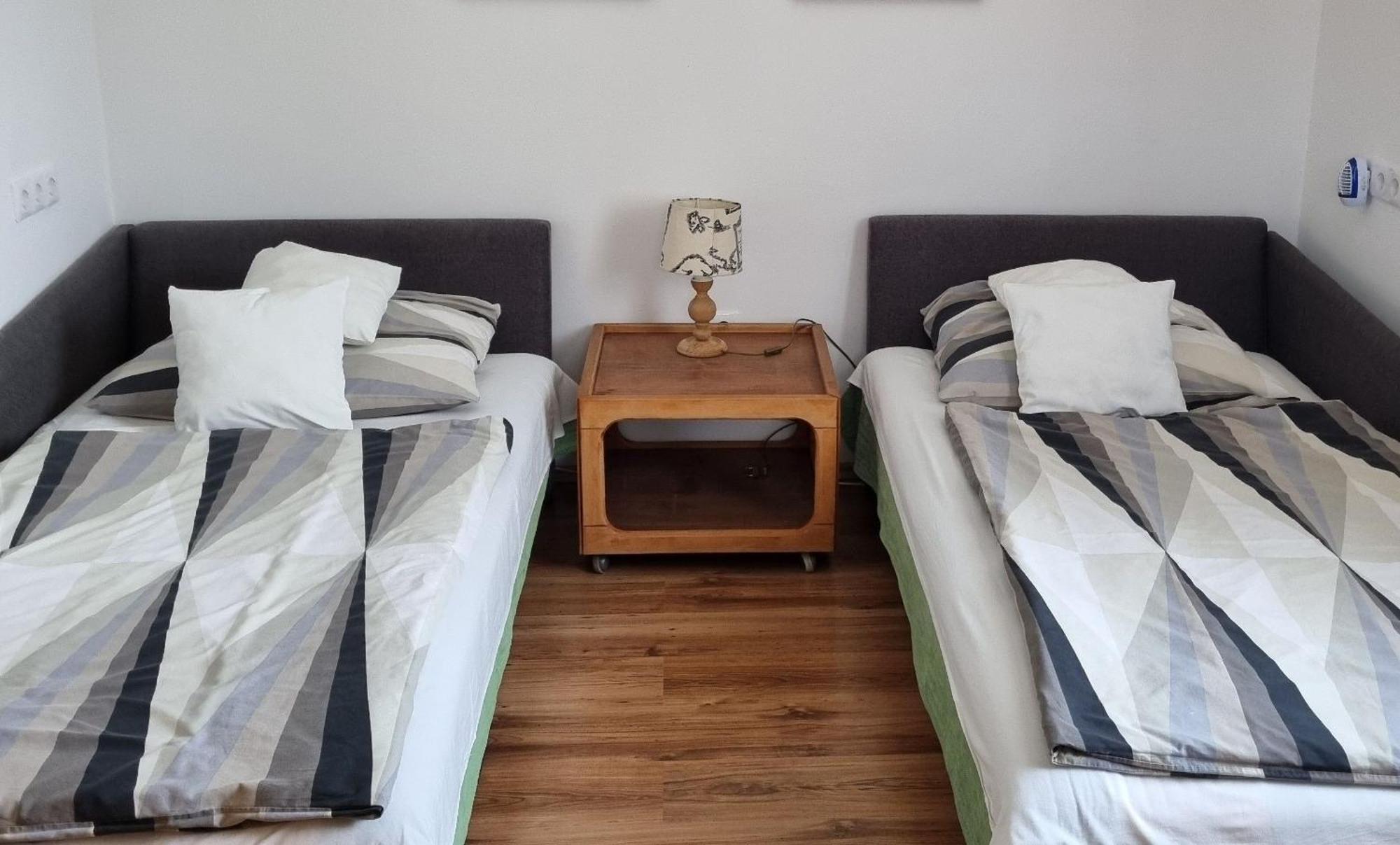 Kertvarosi Apartman Tiszaujvaros Exterior photo