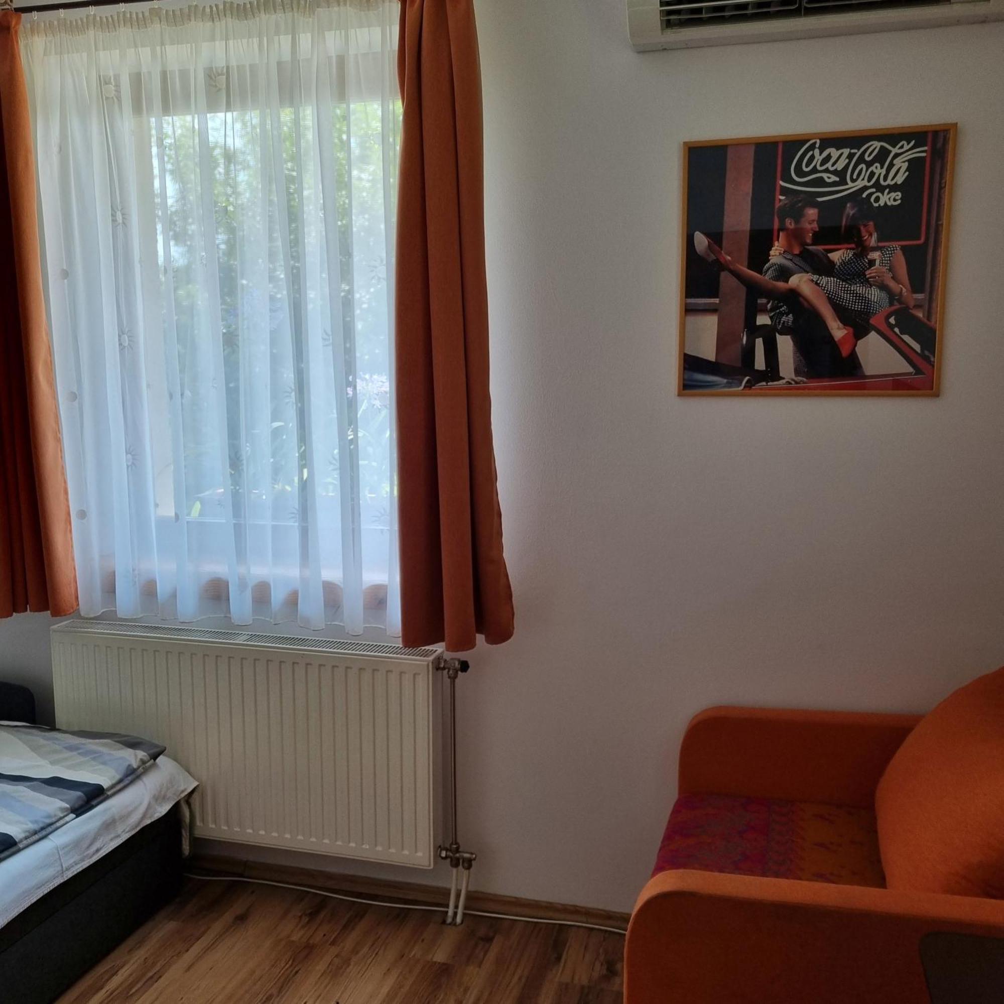 Kertvarosi Apartman Tiszaujvaros Exterior photo