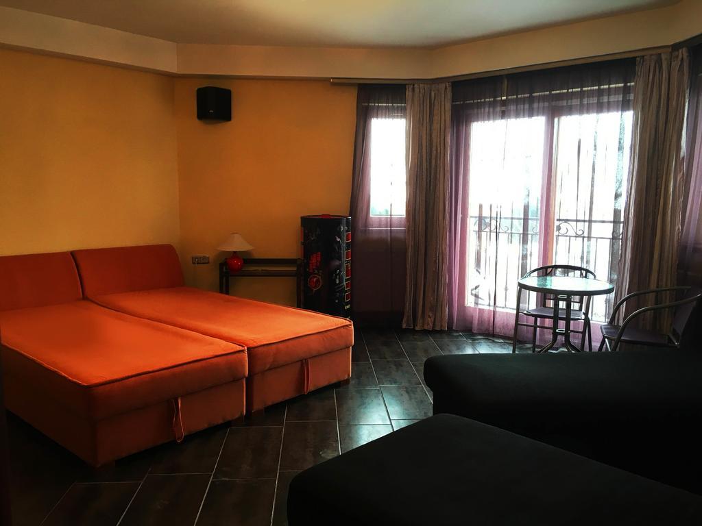 Kertvarosi Apartman Tiszaujvaros Exterior photo