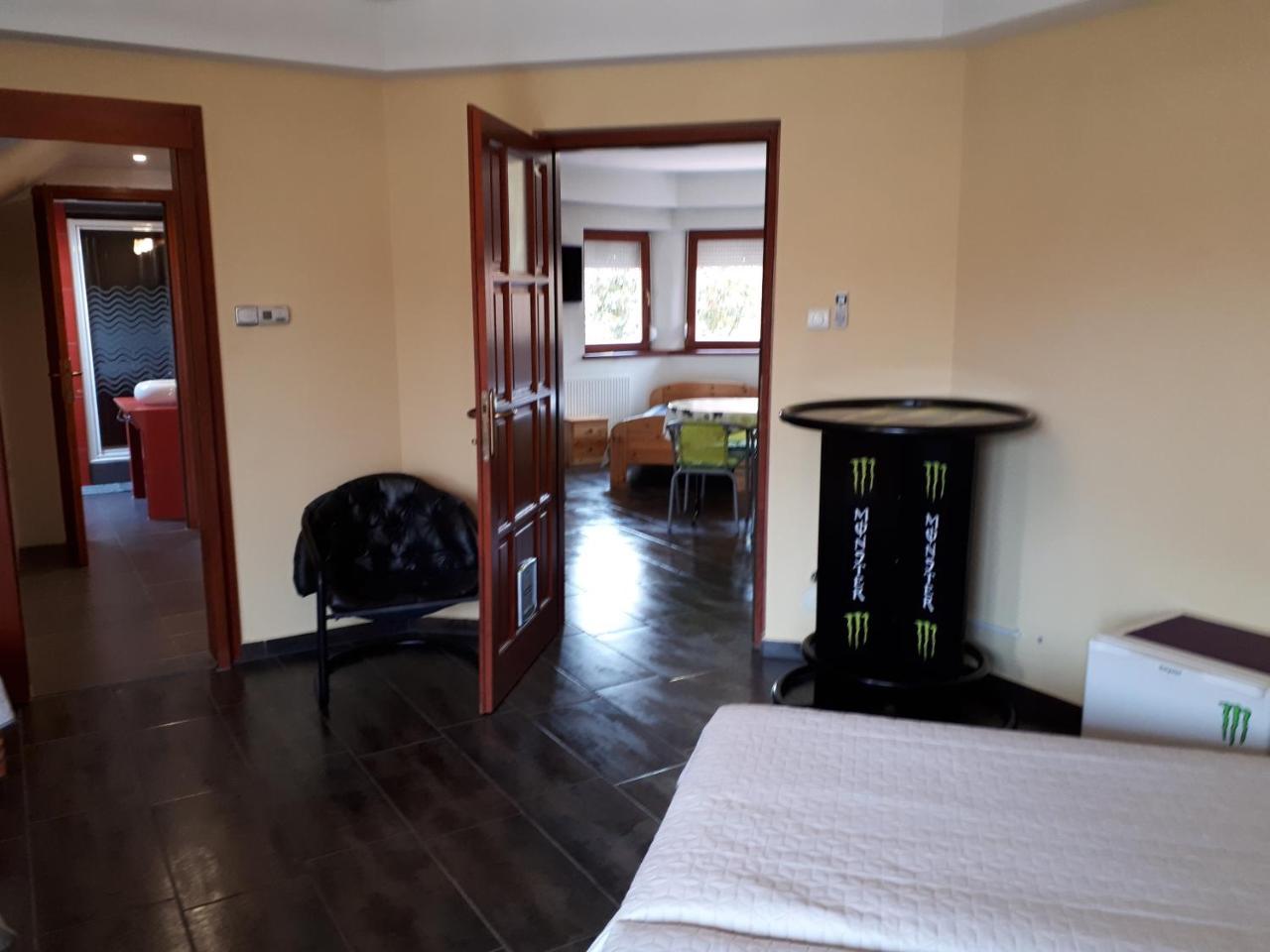 Kertvarosi Apartman Tiszaujvaros Exterior photo
