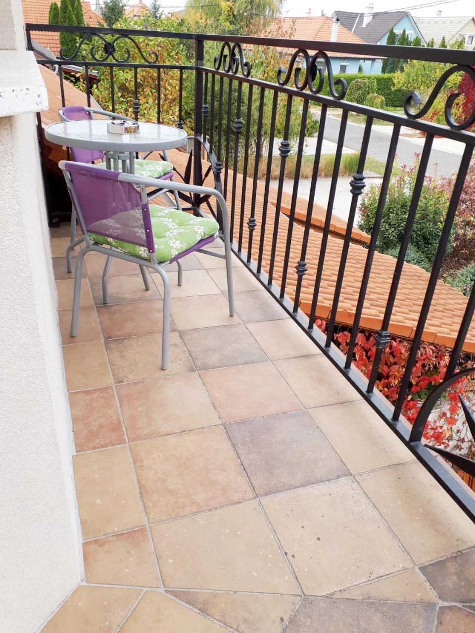Kertvarosi Apartman Tiszaujvaros Exterior photo