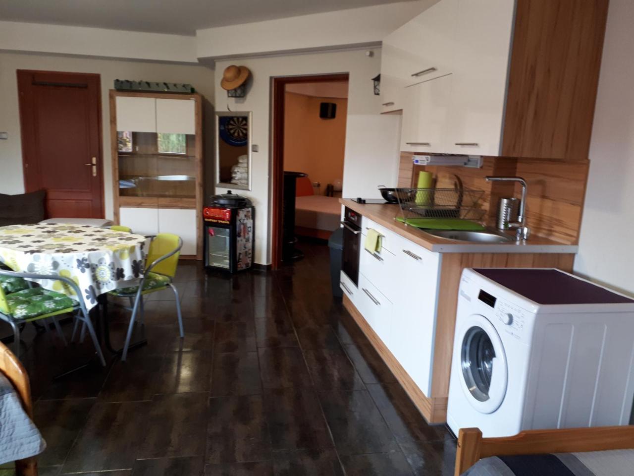 Kertvarosi Apartman Tiszaujvaros Exterior photo